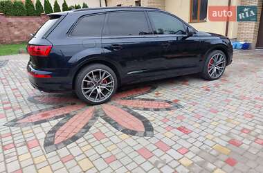 Внедорожник / Кроссовер Audi Q7 2016 в 