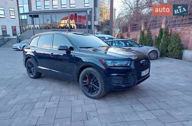 Внедорожник / Кроссовер Audi Q7 2016 в 