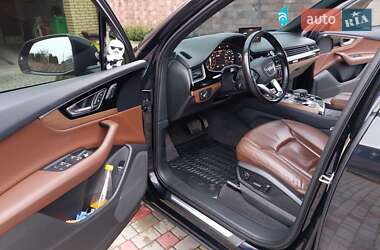 Внедорожник / Кроссовер Audi Q7 2016 в 