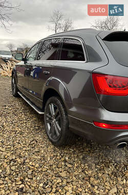 Позашляховик / Кросовер Audi Q7 2010 в 