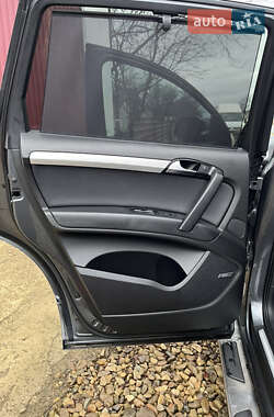 Позашляховик / Кросовер Audi Q7 2010 в 