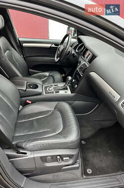 Позашляховик / Кросовер Audi Q7 2010 в 