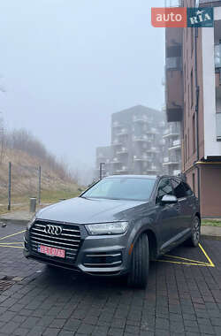 Позашляховик / Кросовер Audi Q7 2017 в 