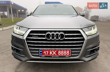 Позашляховик / Кросовер Audi Q7 2016 в Лубнах