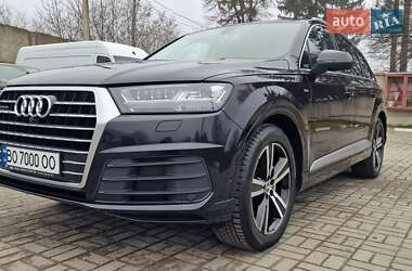 Внедорожник / Кроссовер Audi Q7 2016 в 