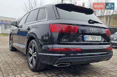 Внедорожник / Кроссовер Audi Q7 2016 в 