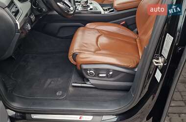 Внедорожник / Кроссовер Audi Q7 2016 в 