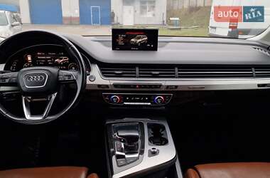 Внедорожник / Кроссовер Audi Q7 2016 в 