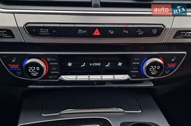 Внедорожник / Кроссовер Audi Q7 2016 в 