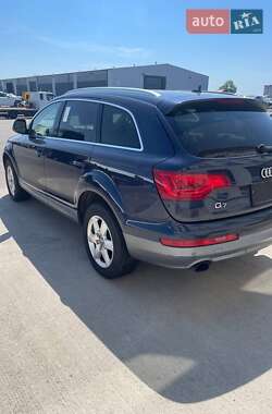 Позашляховик / Кросовер Audi Q7 2012 в 
