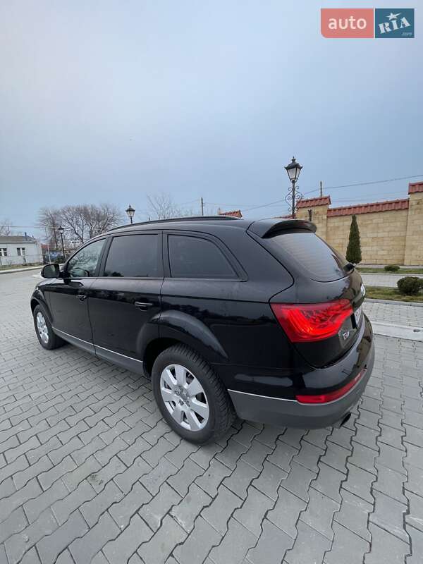 Внедорожник / Кроссовер Audi Q7 2013 в Измаиле