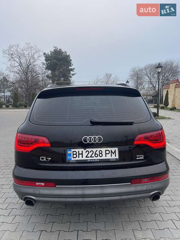 Внедорожник / Кроссовер Audi Q7 2013 в Измаиле