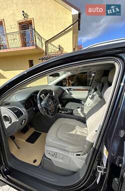 Позашляховик / Кросовер Audi Q7 2012 в 