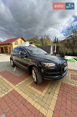 Позашляховик / Кросовер Audi Q7 2012 в 