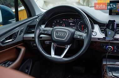 Внедорожник / Кроссовер Audi Q7 2018 в 