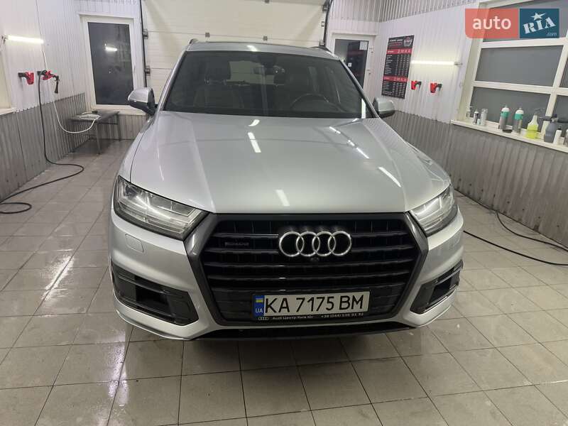 Позашляховик / Кросовер Audi Q7 2016 в Києві