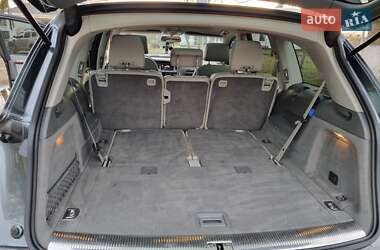 Позашляховик / Кросовер Audi Q7 2011 в 