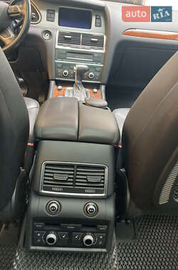 Позашляховик / Кросовер Audi Q7 2014 в 