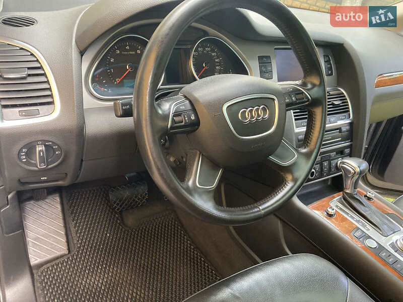 Позашляховик / Кросовер Audi Q7 2014 в Жовкві