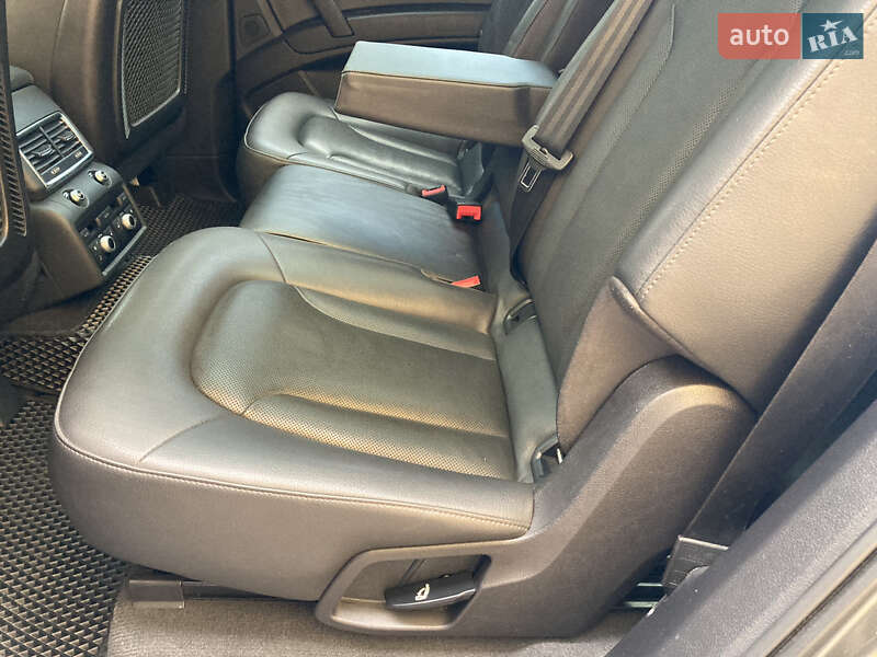 Позашляховик / Кросовер Audi Q7 2014 в Жовкві