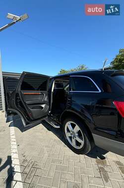 Внедорожник / Кроссовер Audi Q7 2012 в 
