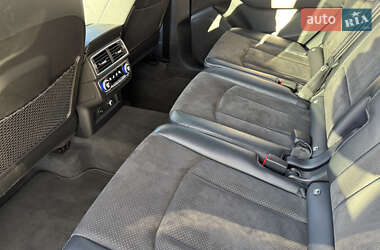 Внедорожник / Кроссовер Audi Q7 2017 в 
