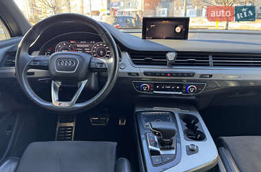 Внедорожник / Кроссовер Audi Q7 2017 в 