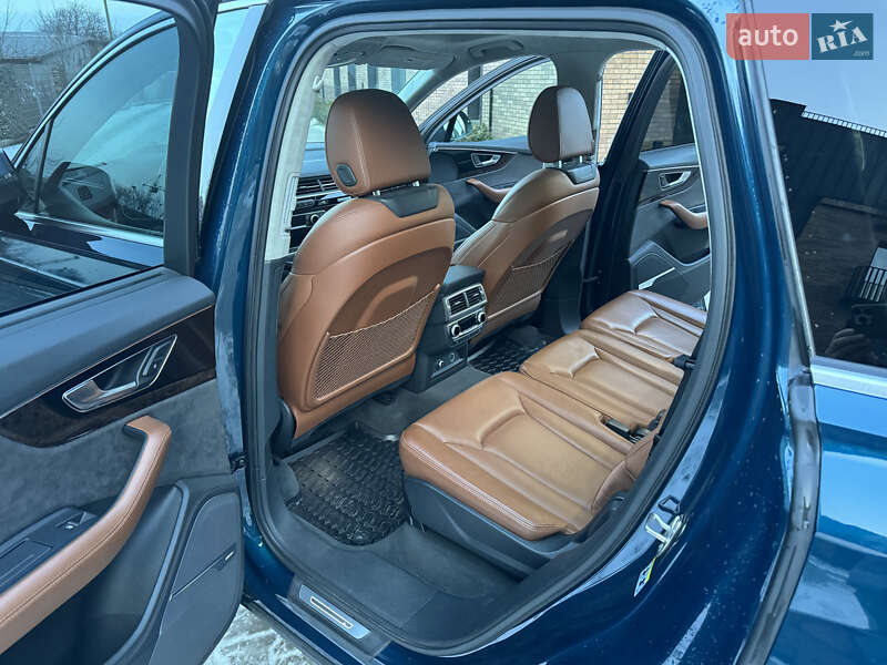 Позашляховик / Кросовер Audi Q7 2017 в Івано-Франківську