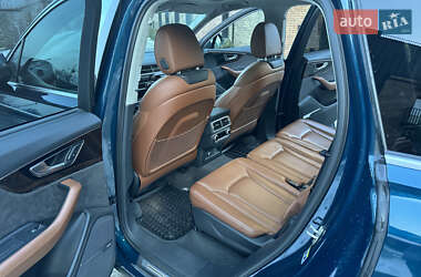 Позашляховик / Кросовер Audi Q7 2017 в 