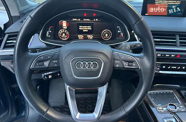 Позашляховик / Кросовер Audi Q7 2017 в 