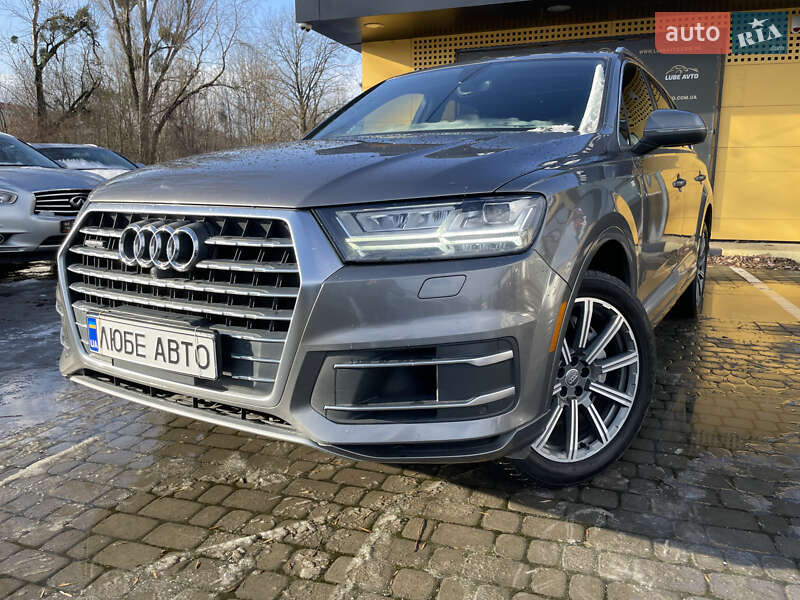 Позашляховик / Кросовер Audi Q7 2017 в Львові