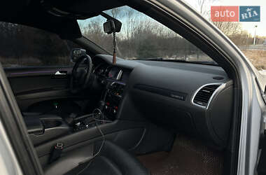 Позашляховик / Кросовер Audi Q7 2010 в 