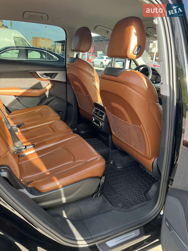 Внедорожник / Кроссовер Audi Q7 2016 в Луцке