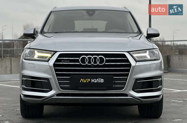 Внедорожник / Кроссовер Audi Q7 2017 в 