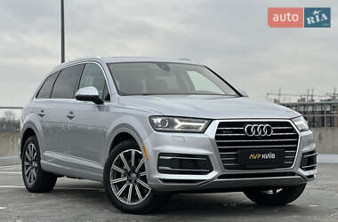 Внедорожник / Кроссовер Audi Q7 2017 в 
