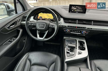 Внедорожник / Кроссовер Audi Q7 2017 в 