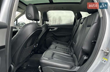 Внедорожник / Кроссовер Audi Q7 2017 в 
