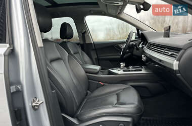 Внедорожник / Кроссовер Audi Q7 2017 в 