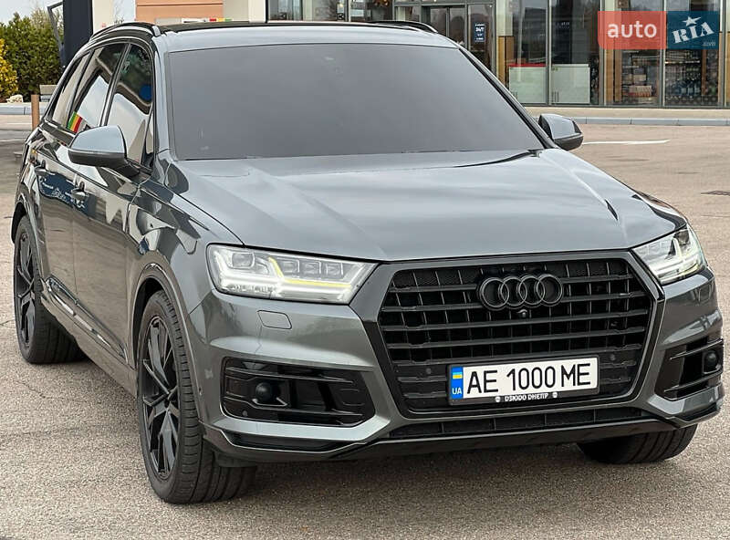 Позашляховик / Кросовер Audi Q7 2017 в Дніпрі