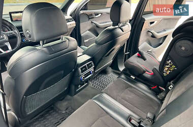 Внедорожник / Кроссовер Audi Q7 2017 в 