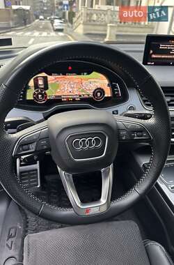 Внедорожник / Кроссовер Audi Q7 2018 в 