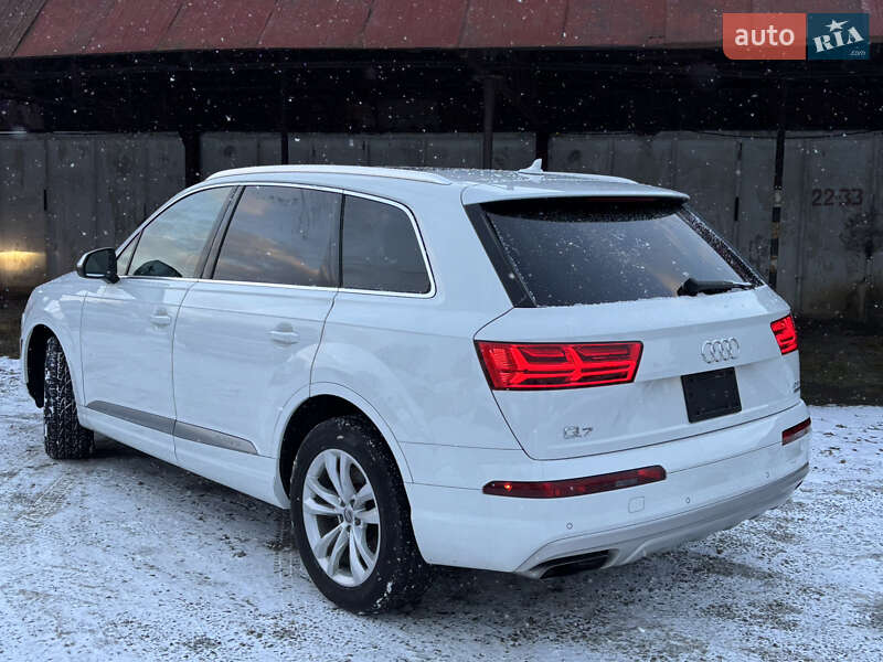 Внедорожник / Кроссовер Audi Q7 2017 в Стрые