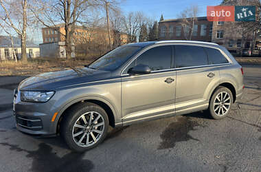 Позашляховик / Кросовер Audi Q7 2016 в 