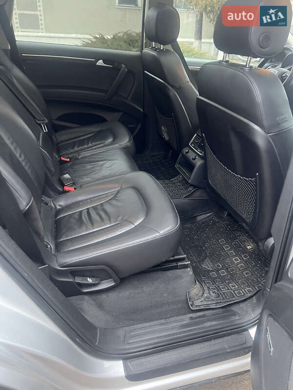 Позашляховик / Кросовер Audi Q7 2011 в Томашполі