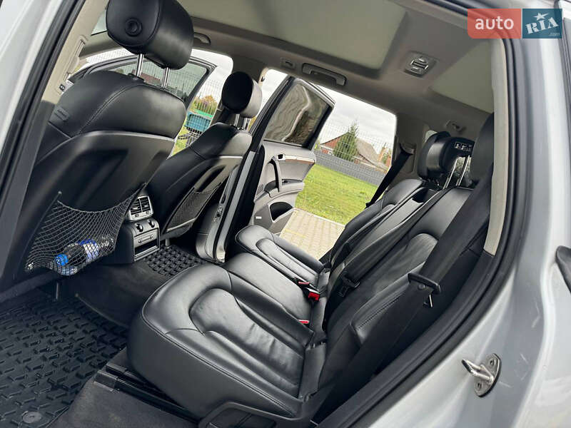 Позашляховик / Кросовер Audi Q7 2012 в Нововолинську