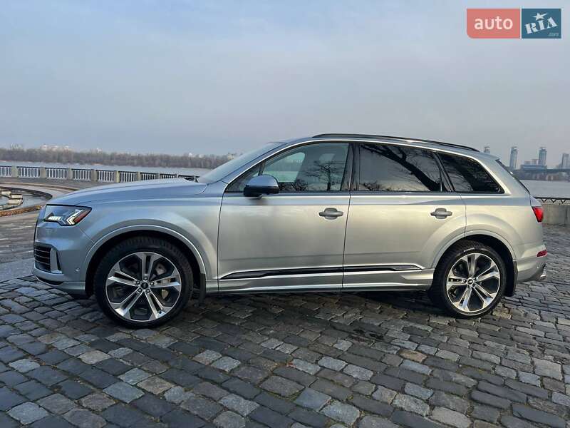 Внедорожник / Кроссовер Audi Q7 2021 в Киеве