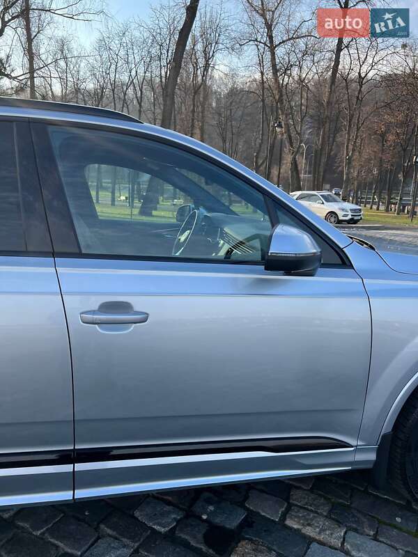 Внедорожник / Кроссовер Audi Q7 2021 в Киеве