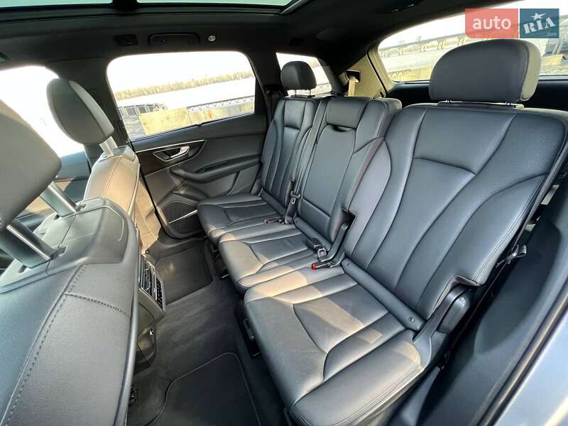 Внедорожник / Кроссовер Audi Q7 2021 в Киеве