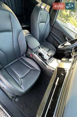 Позашляховик / Кросовер Audi Q7 2021 в 