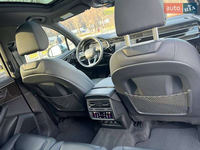 Внедорожник / Кроссовер Audi Q7 2021 в Киеве